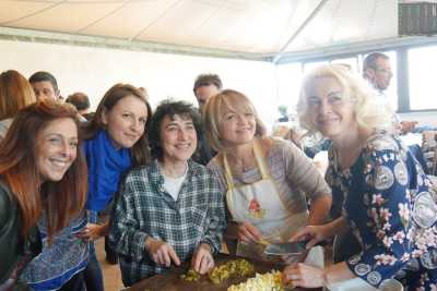 Feste, amori e prodotti tipici: a Carrassi, dove vive la dinamica comunit� russa di Bari